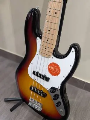 Squier - 037-8602-500 2