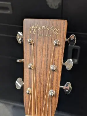 Martin Guitars - D-28 2017 2