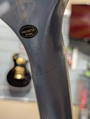 Epiphone - DG-335 signature Dave Grohl (broken-repaired Headstock) 2
