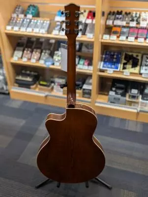 Godin Guitars 5th avenue (Tric Case Inclus) with flatwound strings 2
