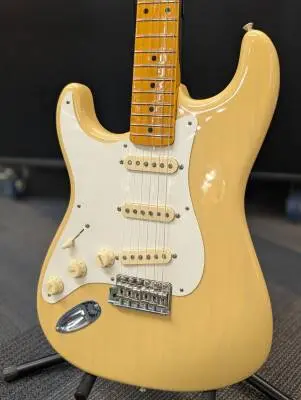 Fender - 011-0242-807 2