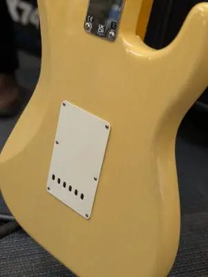 Fender - 011-0242-807 2