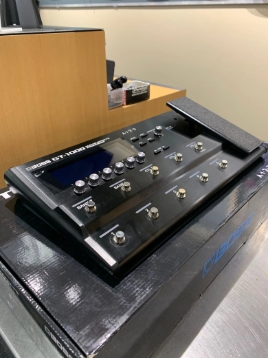 BOSS - GT-1000 2