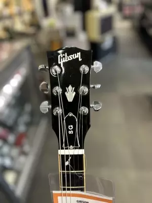 Gibson - SG Standard in Ebony with Chrome Hardware 3