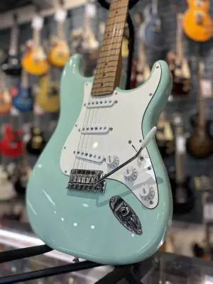 Fender - Limited Edition Player Stratocaster 2
