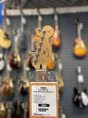 Fender - Limited Edition Player Stratocaster 2