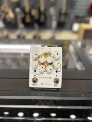 Keeley - KCAVERNS Delay/Reverb Pedal