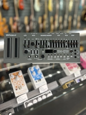 Roland - SH-01A