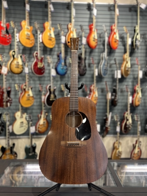 Martin Guitars - D-15M