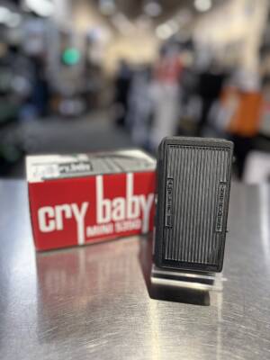 Dunlop Cry Baby Mini 353Q Wah | Long & McQuade