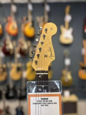 Fender Made in Japan 60s Traditional Strat in Dakota Red 2