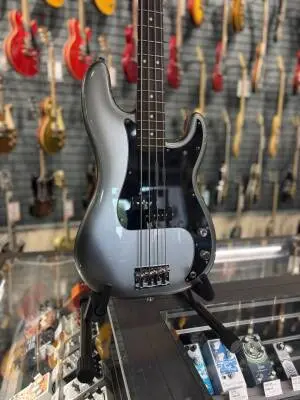 Fender - AM Pro II P Bass 2