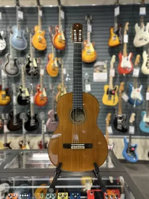 YAMAHA CLASSICAL SOLID CEDAR TOP