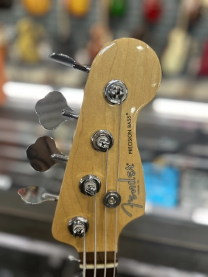 Fender American Professional Precision Bass 3