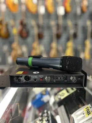 SENNHEISER RACKMOUNT TRUE DIVERSITY REVEIVER w/ MIC 2