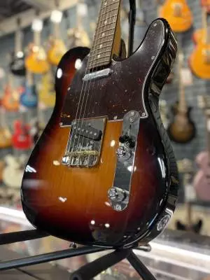 Fender - American Pro II Tele 2
