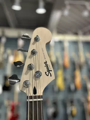 Squier - Sonic Bronco Bass 3