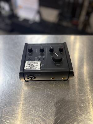 IK Multimedia - 1-In/3-Out USB Audio Interface with Amp Out