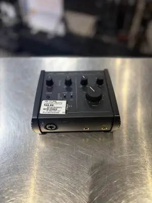 IK Multimedia - 1-In/3-Out USB Audio Interface with Amp Out