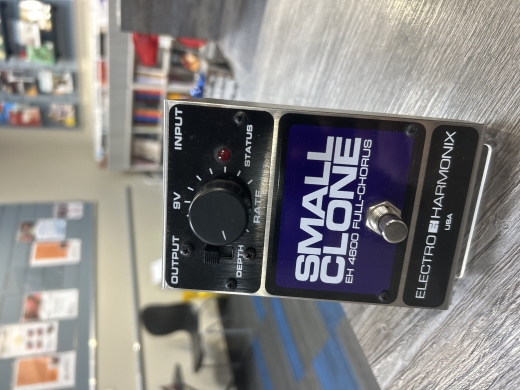 SMALLCLONE　Electro-Harmonix Electro-Harmonix Small Clone Analog Chorus Pedal Review by