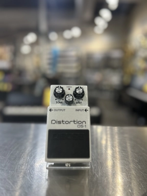 BOSS Distortion Special White Edition