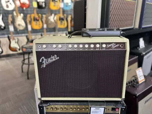 Fender Supersonic 22 Blond with Footswitch