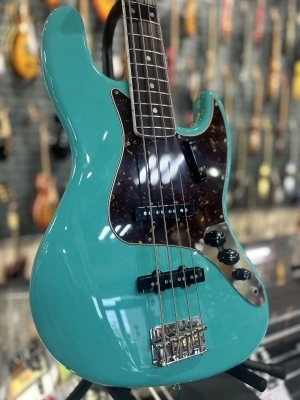 Store Special Product - Fender American Vintage II 66 J bass