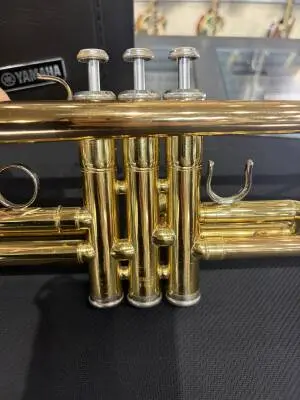 Yamaha Trumpet ML Bore Gold Brass Bell 2