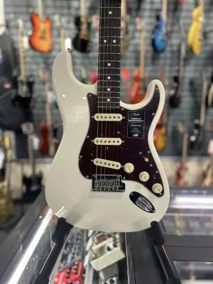 Fender American Pro II Strat 2