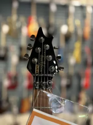 EVH - Wolfgang Standard in Trans Amber COMES WITH MOLDED HARDCASE 2
