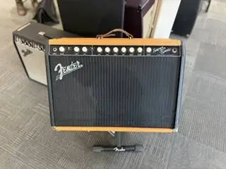 Fender Supersonic 22 FSR Combo Amp Two-Tone Blackened Orange