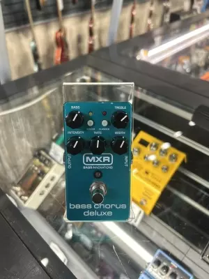 MXR - M83 Bass Chorus Deluxe