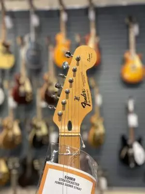Squier Stratocaster - Fender Squier Strat 2