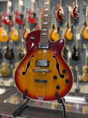 LeMarquis F4000 Cherry Burst 2