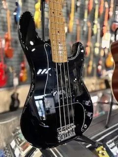 Fender Am Pro P-Bass Black 2