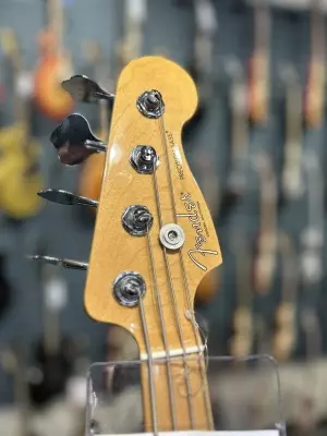Fender Am Pro P-Bass Black 3