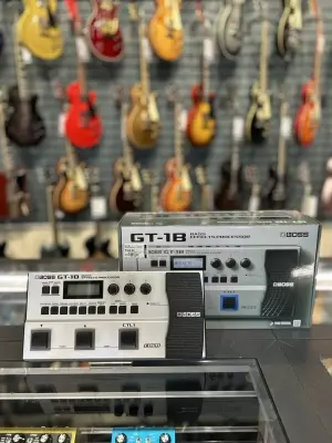 BOSS - Bass Multi Effects Pedal