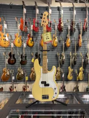 Fender - PBass in Buttercream