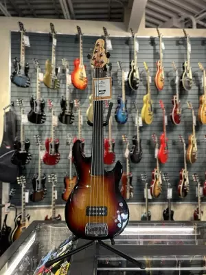 G&L USA L-1505 Fretless Bass