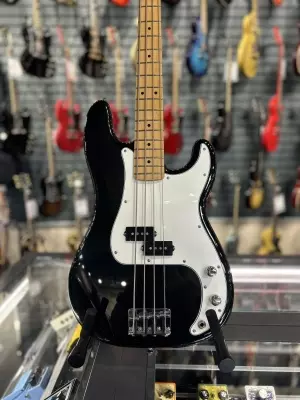 Fender - Player II P Bass in Black 2