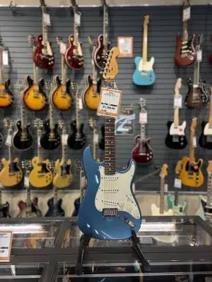 1998 AM STD Strat RW in Lake Placid Blue