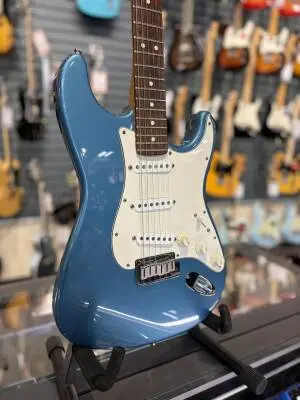 1998 AM STD Strat RW in Lake Placid Blue 2