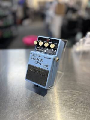 BOSS Super Chorus Pedal | Long & McQuade