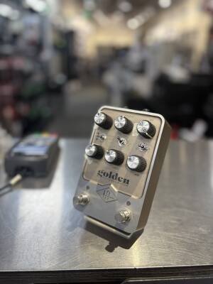 Universal Audio Golden Reverberator Stereo Effects Pedal