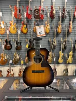 GUILD GAD30 REATB WITH CASE