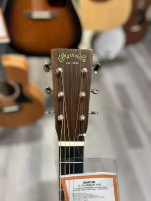 Martin Guitars - D-18 AMBER V18 2