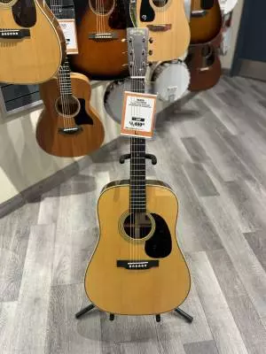 Martin Guitars - D-28 Billy Strings Signature