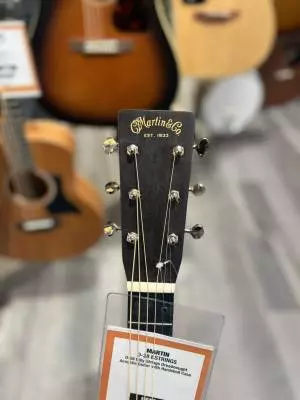 Martin Guitars - D-28 Billy Strings Signature 2