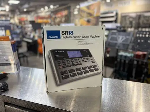 Alesis - SR-18 Alesis 24 Bit Stereo Drum Machine