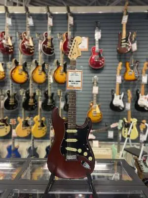 SQUIER STANDARD STRATOCASTER
